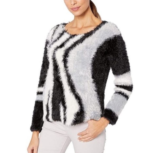 VINCE CAMUTO FLUFFY SWEATER - Picture 1 of 6